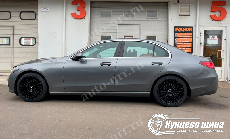 KoKo Kuture YF0359 + Roadstone NFERA SU1 + Mercedes CLS Class. 