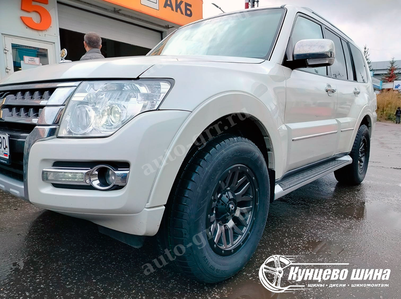 Powcan Y5369 + Marshal Crugen HP91 + Mitsubishi Pajero. 